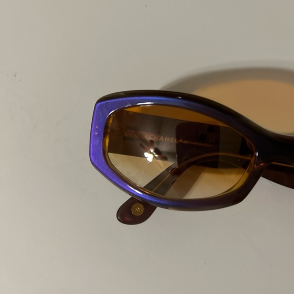 Authentic vintage Chanel 5029 sunglasses - Picture 8 of 15